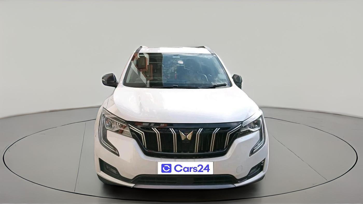 2023 Mahindra XUV700 AX 5 D MT 7 STR, Diesel, Manual, 32,989 km, exterior