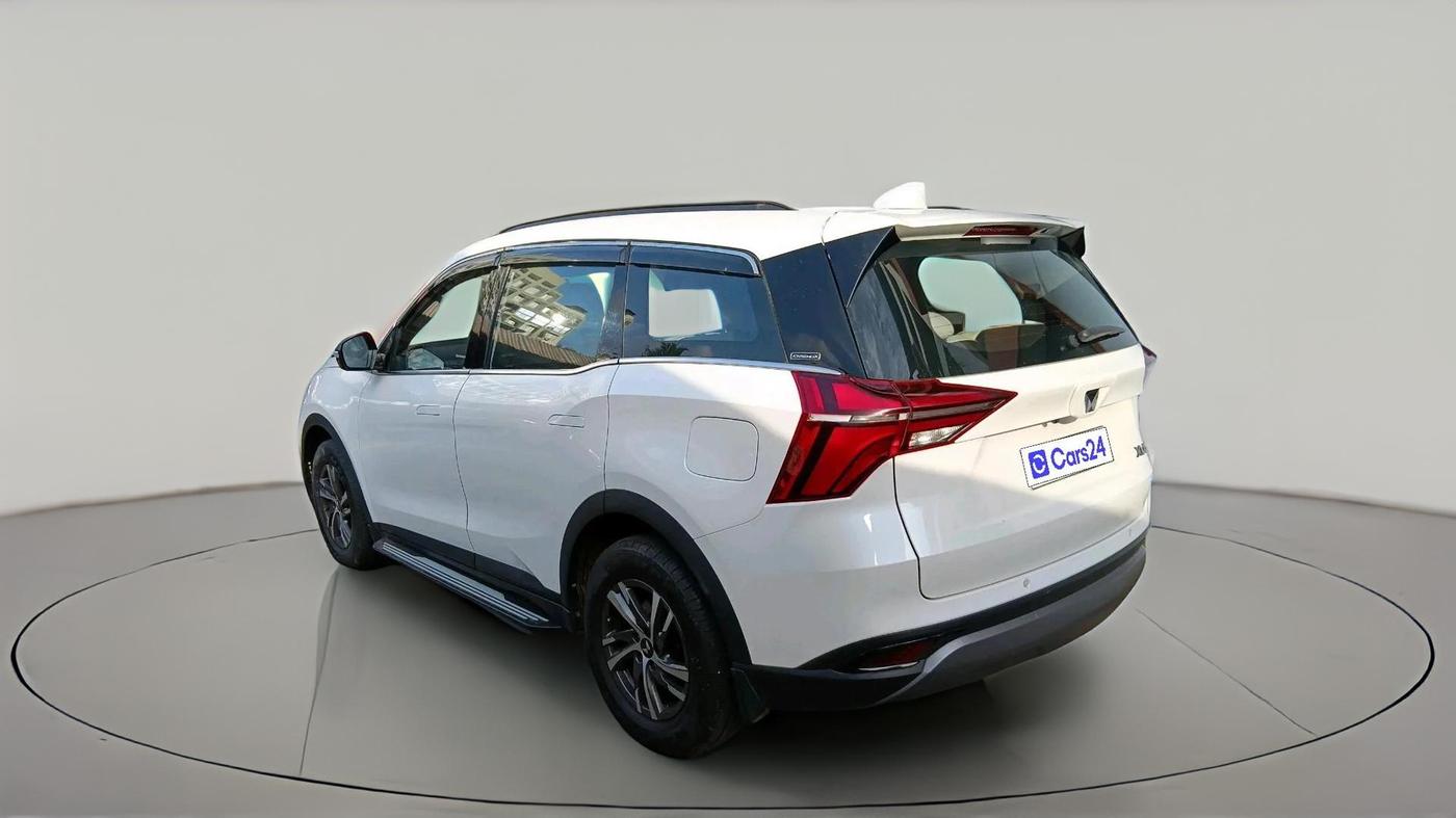 2023 Mahindra XUV700 AX 5 D MT 7 STR, Diesel, Manual, 32,989 km, exterior