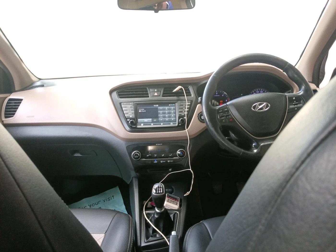 2015 Hyundai Elite i20 ASTA 1.4 CRDI (O), Diesel, Manual, 1,72,491 km, interior