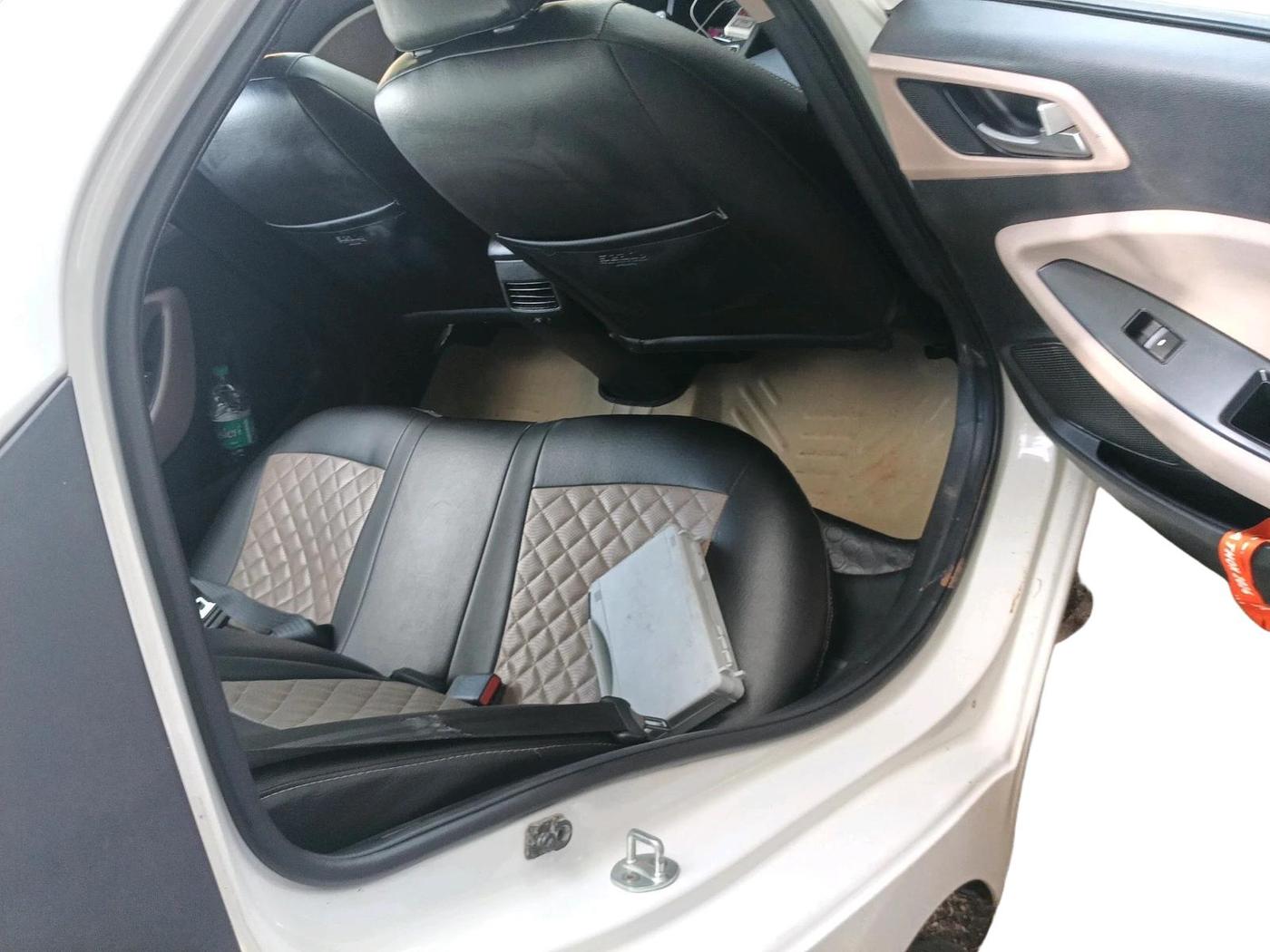 2015 Hyundai Elite i20 ASTA 1.4 CRDI (O), Diesel, Manual, 1,72,491 km, interior