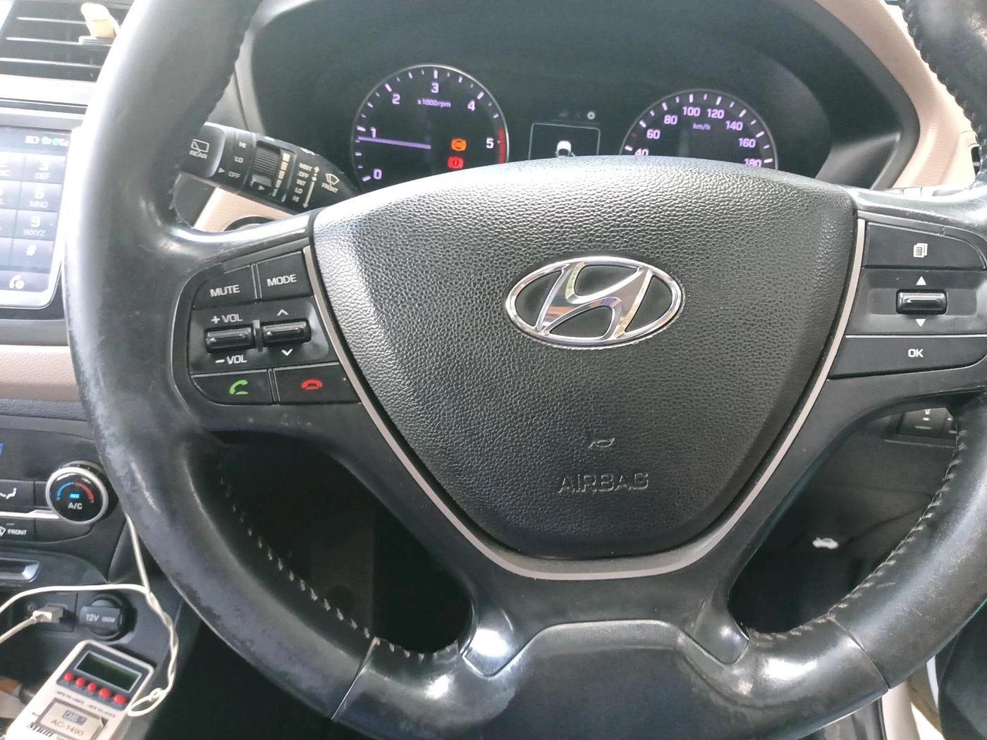 2015 Hyundai Elite i20 ASTA 1.4 CRDI (O), Diesel, Manual, 1,72,491 km, interior