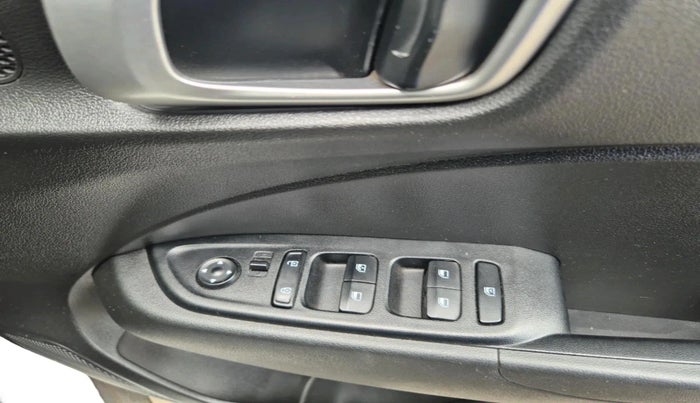 2021 Hyundai VENUE S 1.2, Petrol, Manual, 47,297 km, interior