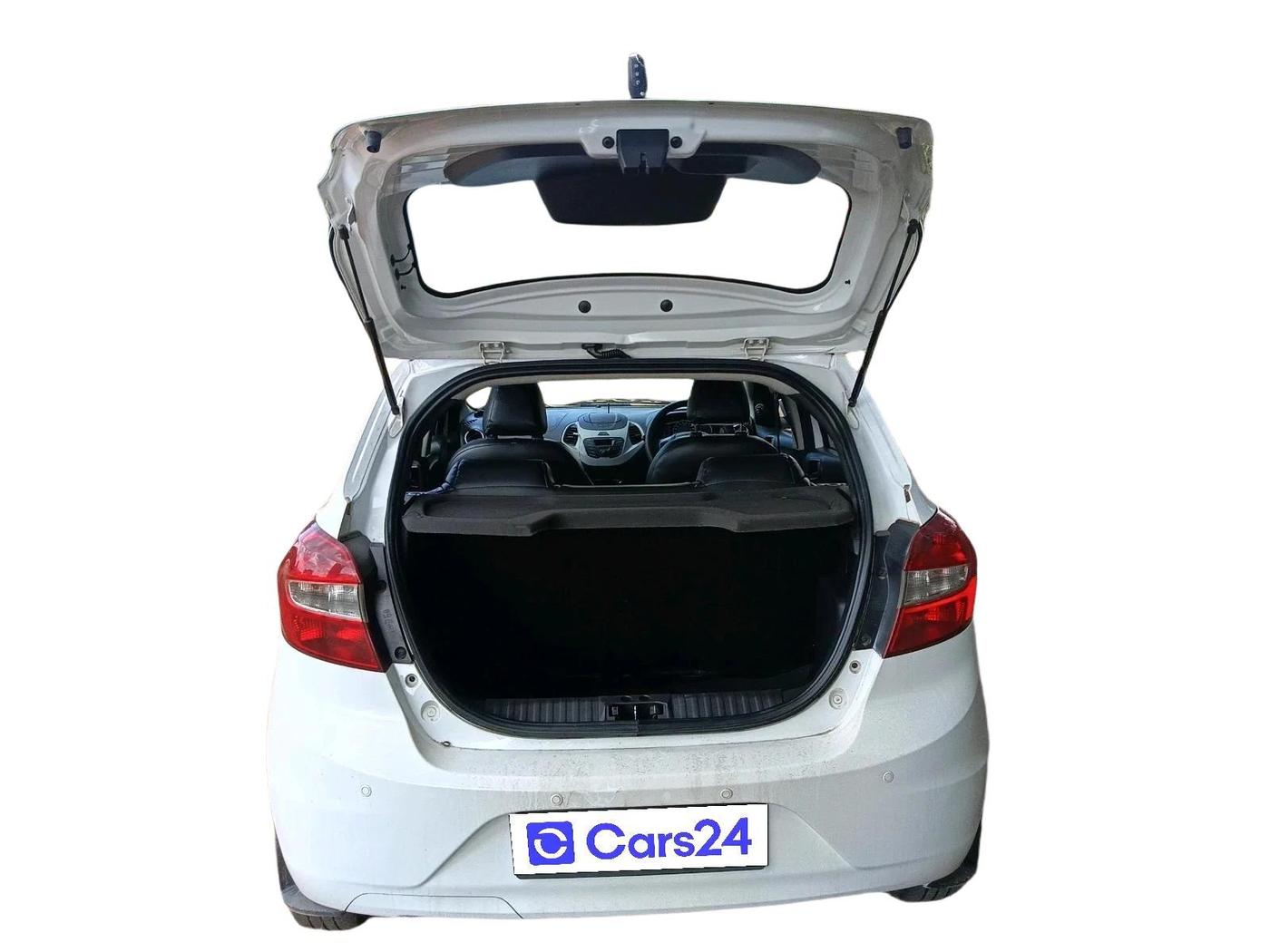 2016 Ford New Figo TITANIUM 1.2 PETROL MT, Petrol, Manual, 98,673 km, exterior