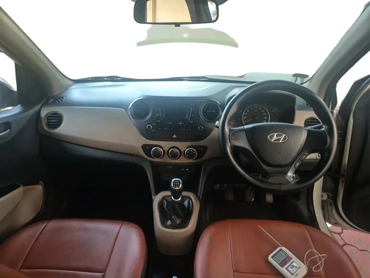 2013 Hyundai Grand i10 SPORTZ 1.2 KAPPA VTVT, Petrol, Manual, 1,58,201 km, interior