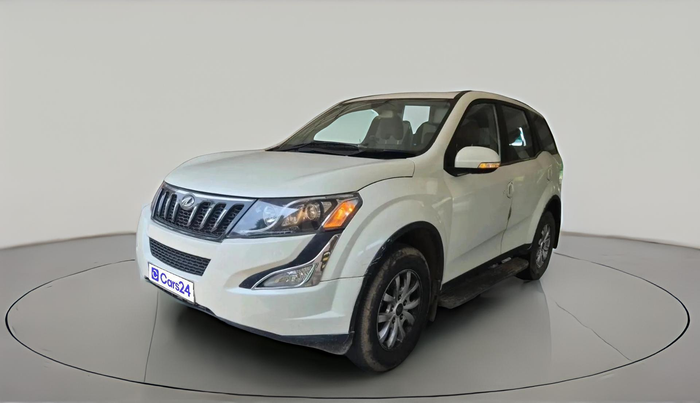 2015 Mahindra XUV500 W10, Diesel, Manual, 31,494 km, exterior
