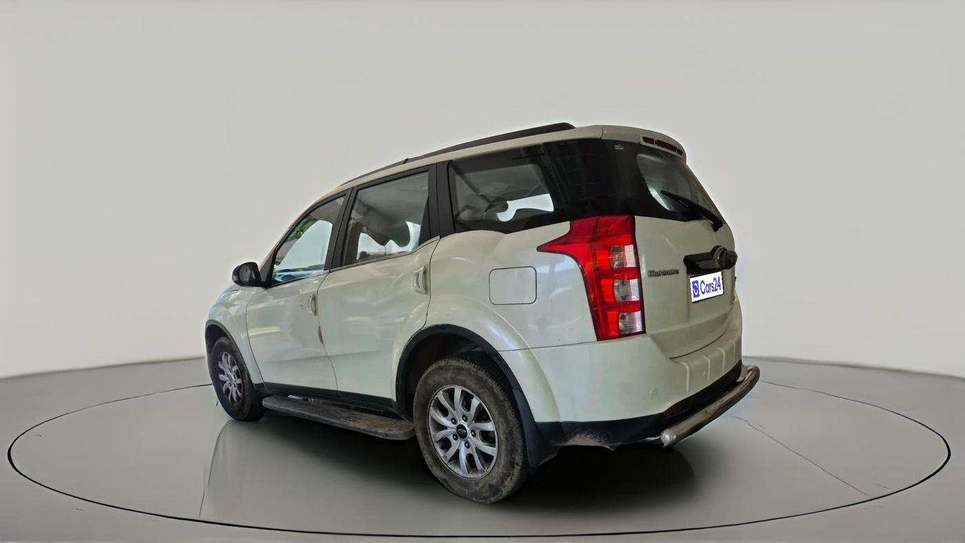 2015 Mahindra XUV500 W10, Diesel, Manual, 31,494 km, exterior