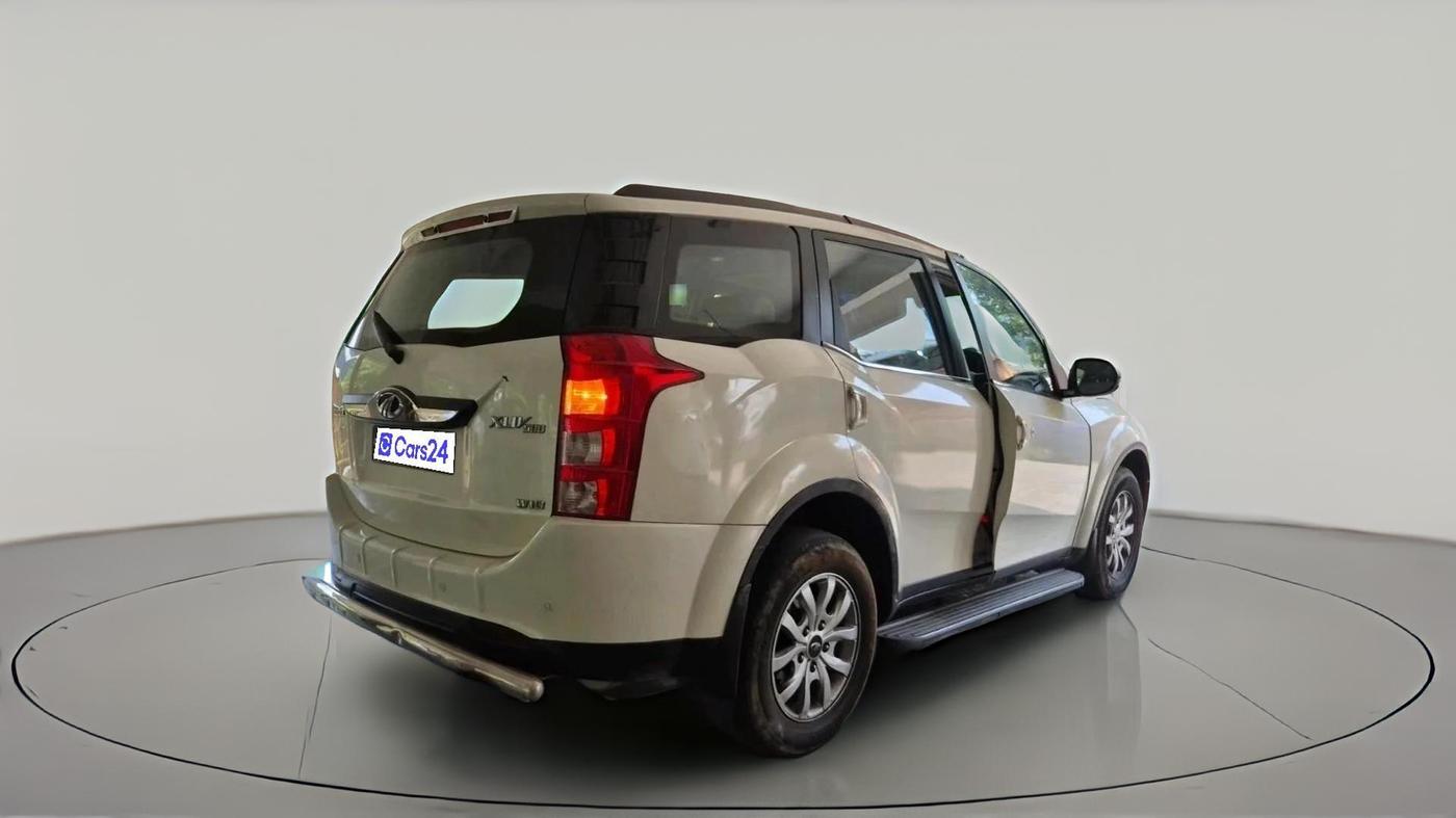 2015 Mahindra XUV500 W10, Diesel, Manual, 31,494 km, exterior