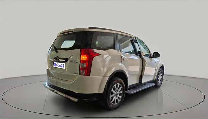 2015 Mahindra XUV500 W10, Diesel, Manual, 31,494 km, exterior