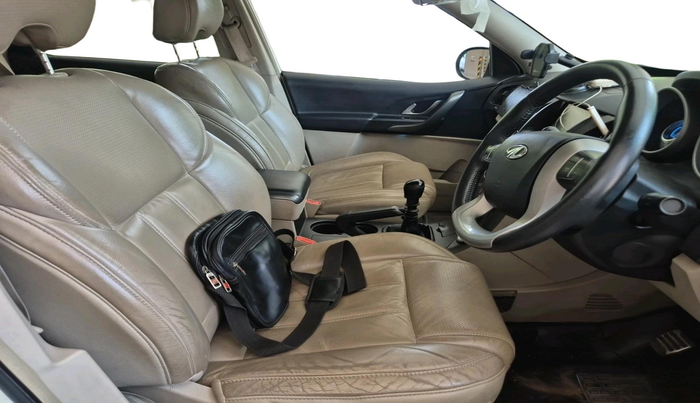 2015 Mahindra XUV500 W10, Diesel, Manual, 31,494 km, interior