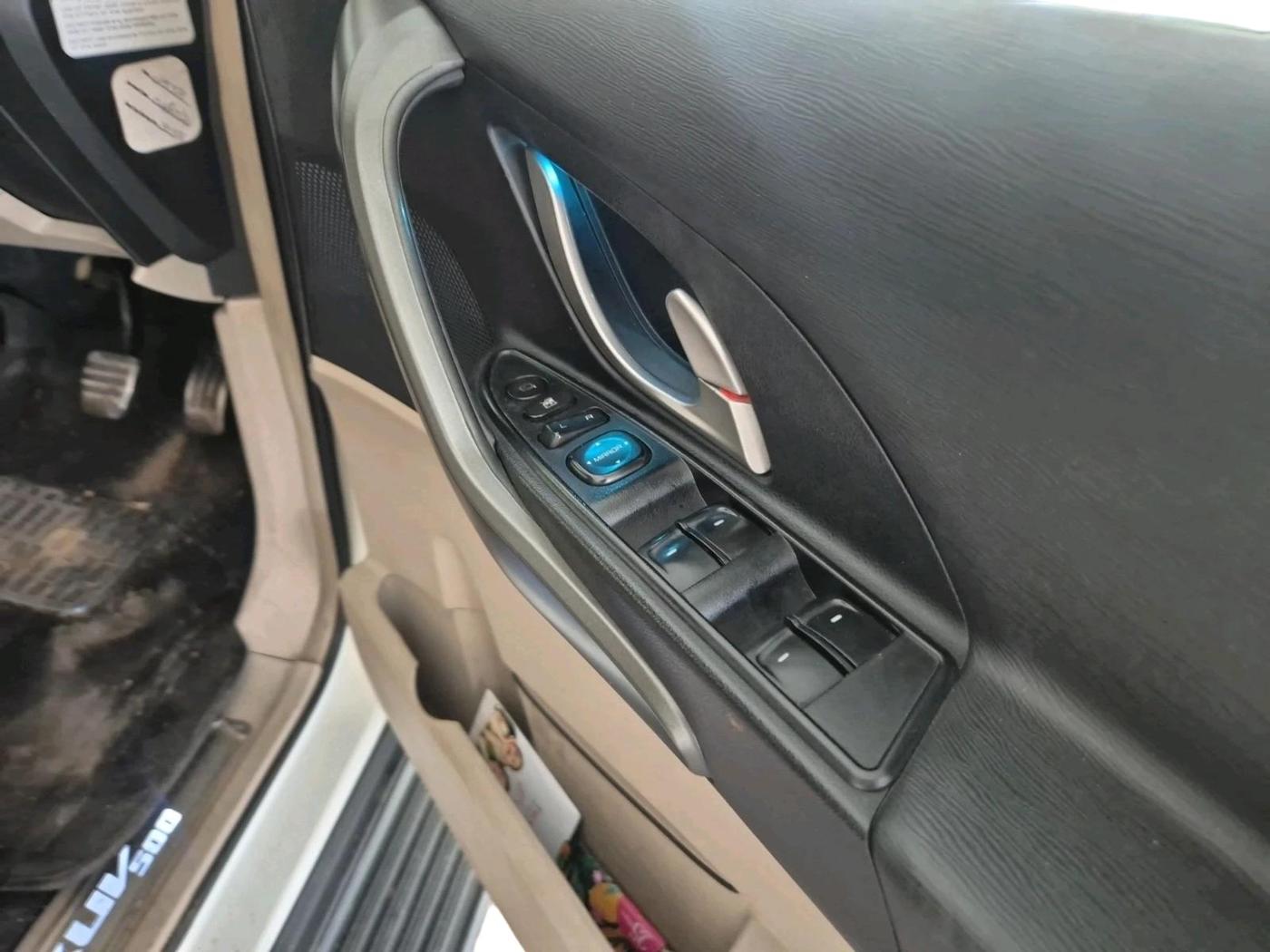 2015 Mahindra XUV500 W10, Diesel, Manual, 31,494 km, interior