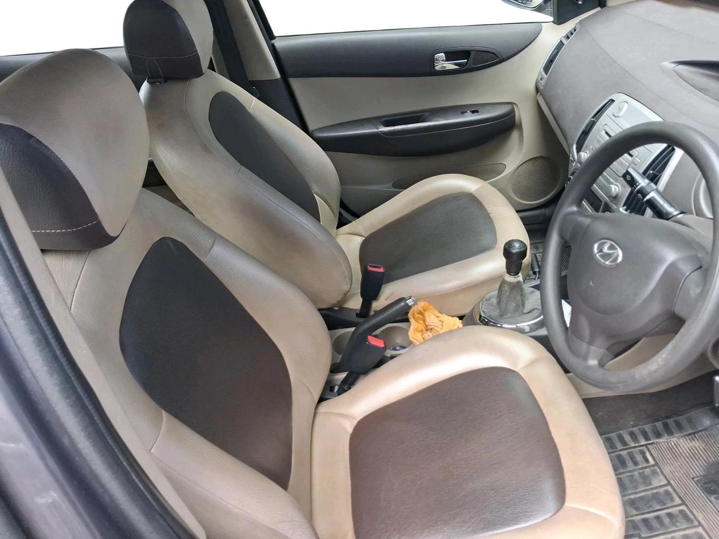 2011 Hyundai i20 MAGNA 1.2, Petrol, Manual, 79,979 km, interior