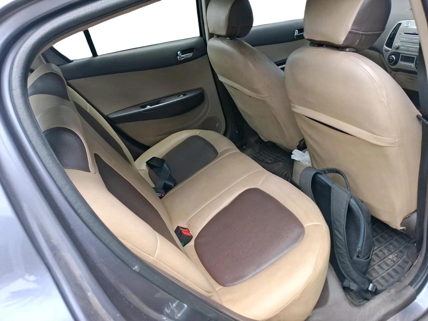 2011 Hyundai i20 MAGNA 1.2, Petrol, Manual, 79,979 km, interior