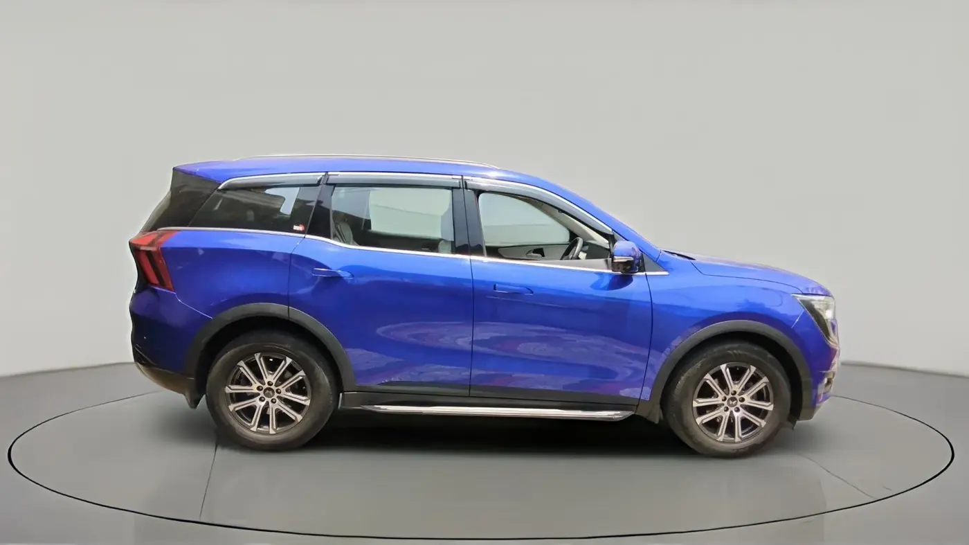 2022 Mahindra XUV700 AX 7 LUXURY D AT 7 STR, Diesel, Automatic, 20,328 km, exterior