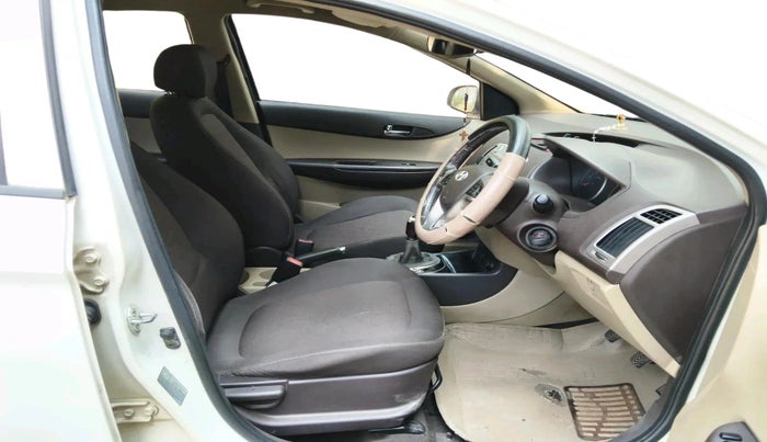 2011 Hyundai i20 SPORTZ 1.4 CRDI, Diesel, Manual, 98,104 km, interior