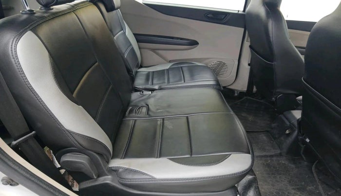 2021 Renault TRIBER RXT AMT, Petrol, Automatic, 31,649 km, interior