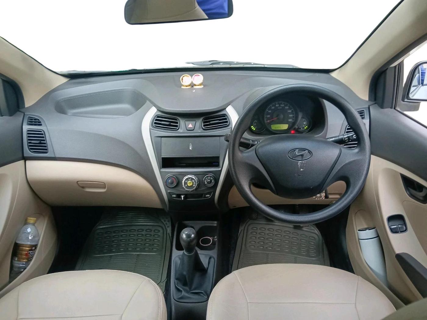 2017 Hyundai Eon ERA +, Petrol, Manual, 13,309 km, interior