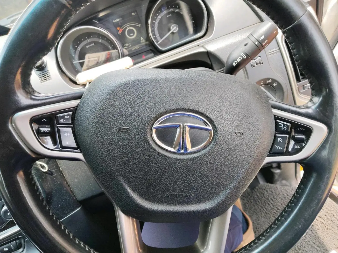 2017 Tata Hexa XT 4X2 6 STR, Diesel, Manual, 1,11,558 km, interior