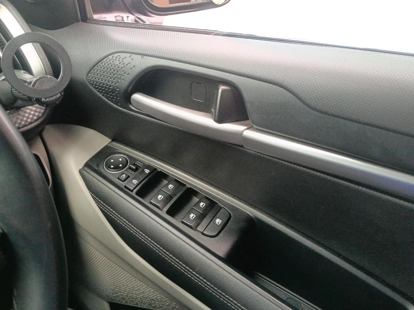 2021 KIA SONET HTX 1.0 IMT, Petrol, Manual, 47,867 km, interior