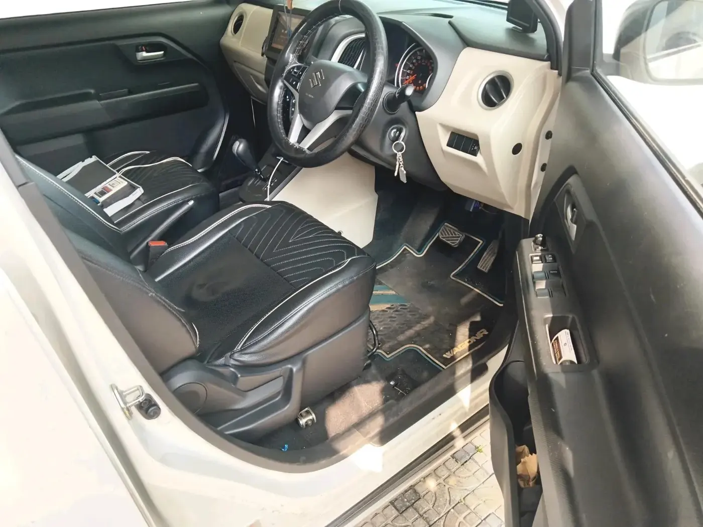 2019 Maruti New Wagon-R ZXI 1.2 AMT, Petrol, Automatic, 57,620 km, interior