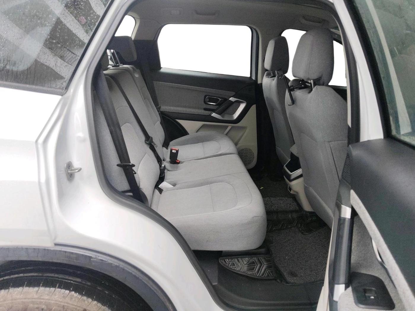2025 Tata Safari PURE PLUS S AT, Diesel, Automatic, 12,702 km, interior