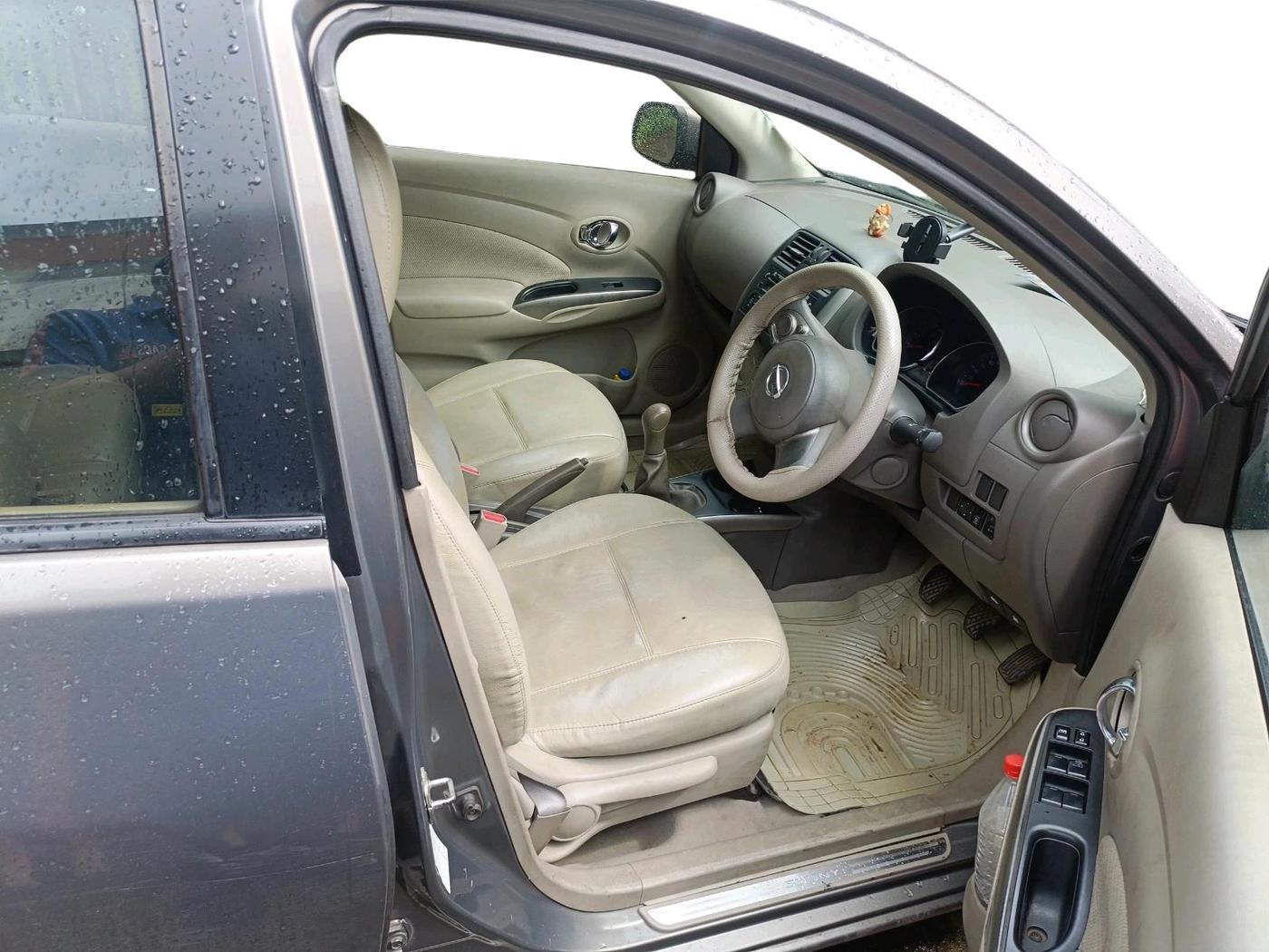 2011 Nissan Sunny XV PETROL, Petrol, Manual, 93,483 km, interior