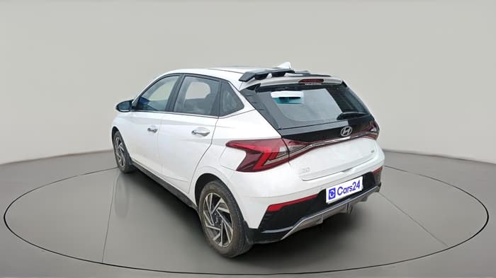 2025 Hyundai NEW I20 ASTA 1.2 MT, Petrol, Manual, 8,800 km, exterior