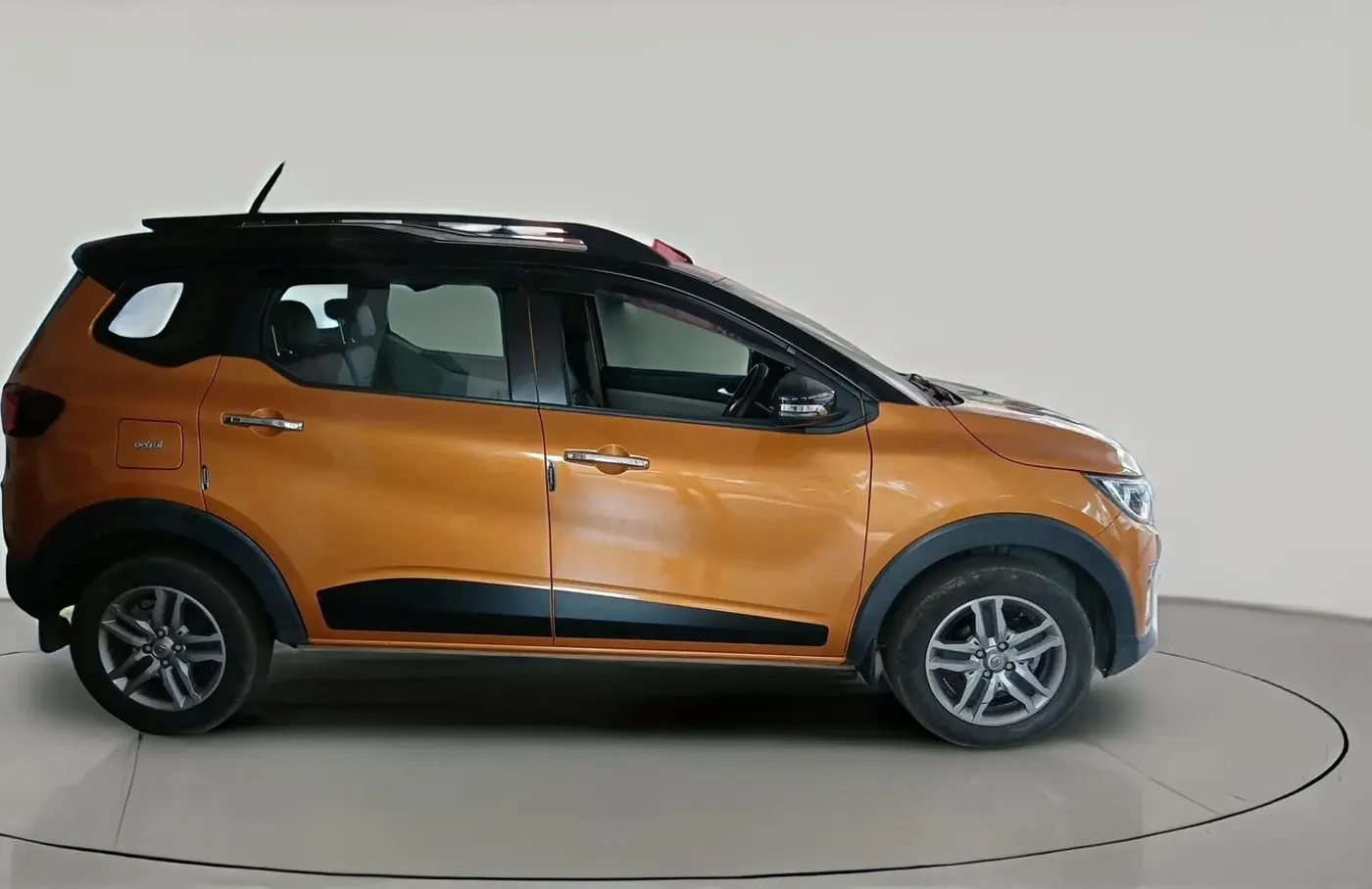 2023 Renault TRIBER RXZ AMT, Petrol, Automatic, 24,557 km, exterior