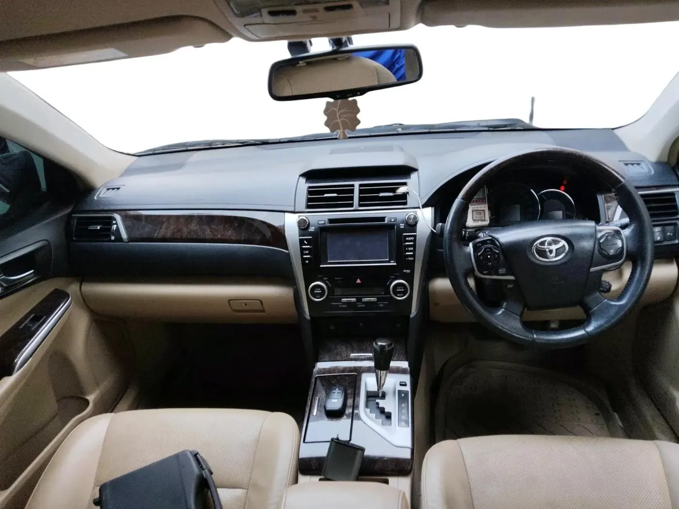 2014 Toyota Camry HYBRID, Hybrid, Automatic, 90,000 km, interior