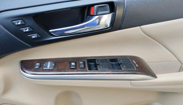 2014 Toyota Camry HYBRID, Hybrid, Automatic, 88,745 km, interior