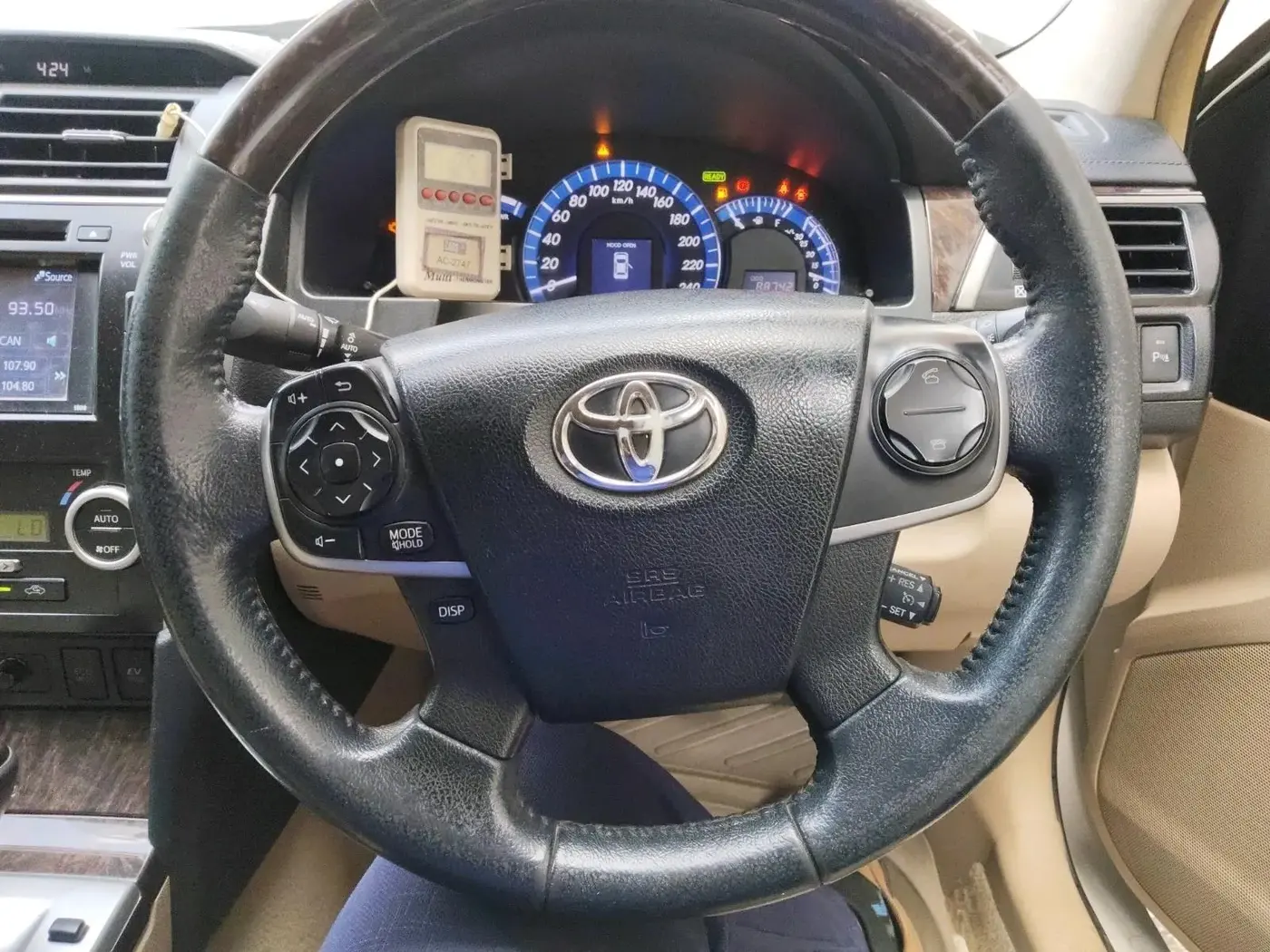 2014 Toyota Camry HYBRID, Hybrid, Automatic, 90,000 km, interior