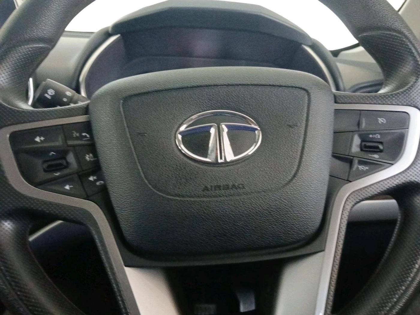2022 Tata Harrier XT 2.0L KRYOTEC, Diesel, Manual, 27,453 km, interior