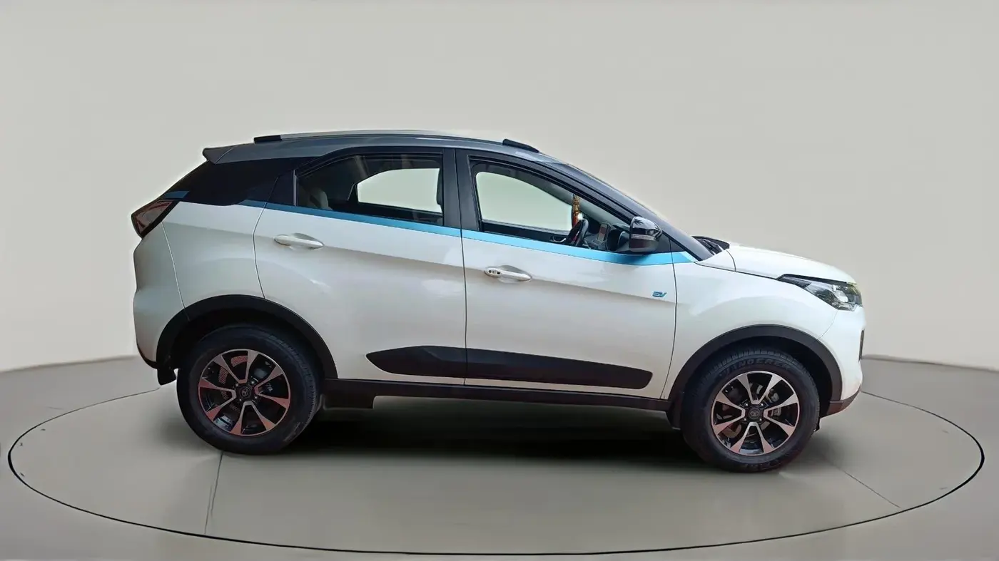 2021 Tata NEXON EV XZ PLUS LUX, Electric, Automatic, 31,189 km, exterior