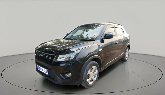 2020 Mahindra XUV300 W6 1.2 PETROL, Petrol, Manual, 1,21,596 km, exterior