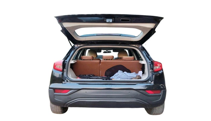 2020 Mahindra XUV300 W6 1.2 PETROL, Petrol, Manual, 1,21,596 km, exterior