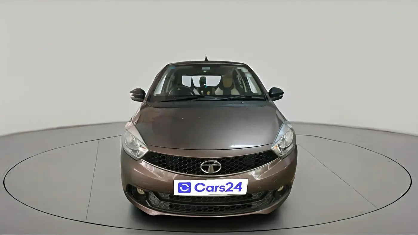 2016 Tata Tiago XT PETROL, Petrol, Manual, 1,04,125 km, exterior