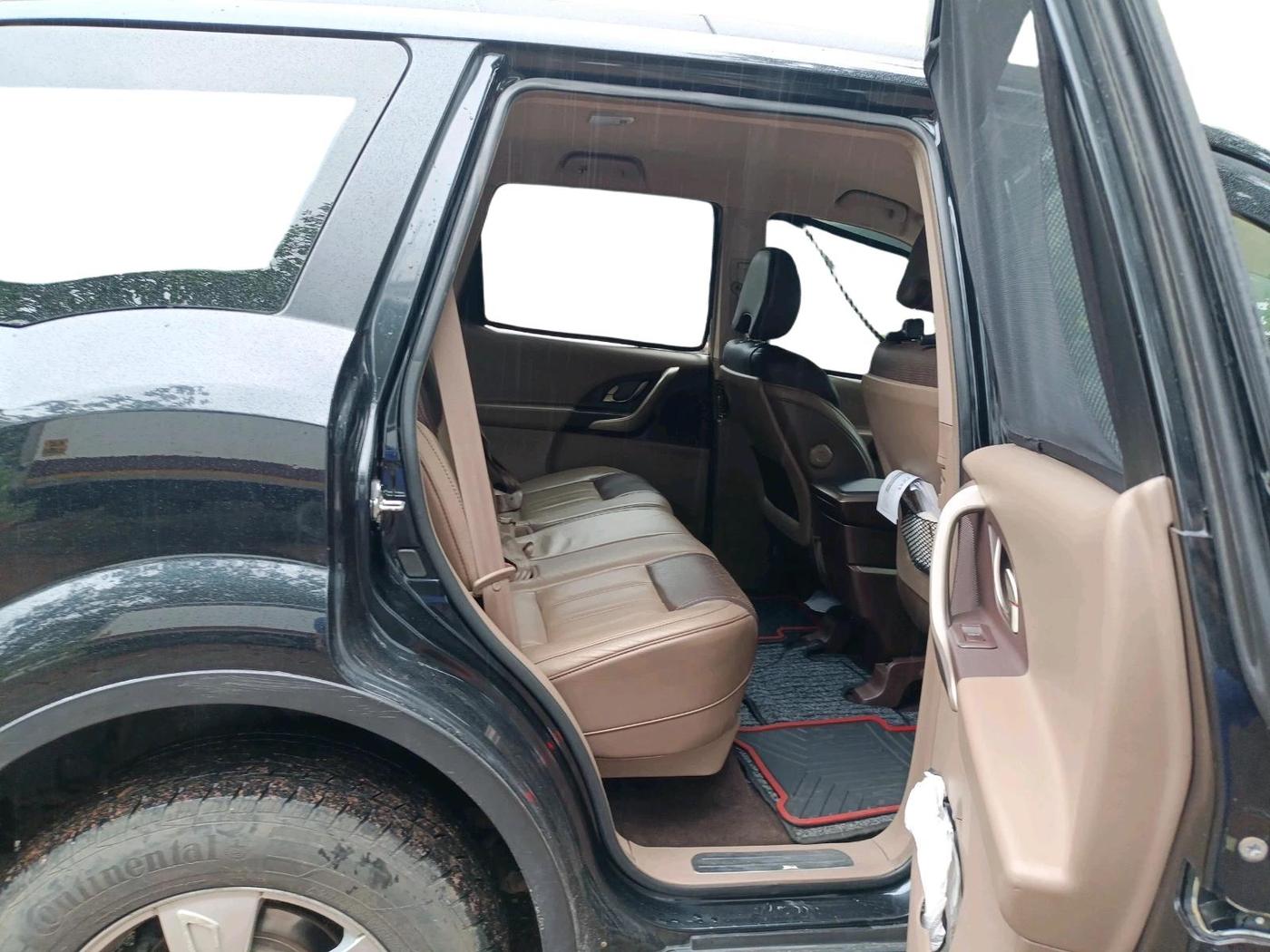2014 Mahindra XUV500 W8, Diesel, Manual, 81,116 km, interior