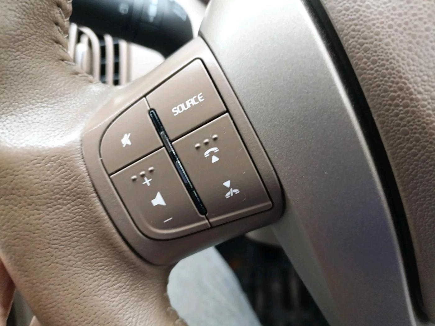 2014 Mahindra XUV500 W8, Diesel, Manual, 81,116 km, interior