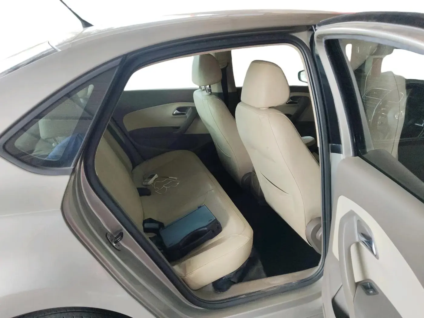 2016 Skoda Rapid 1.5 TDI CR STYLE PLUS BLACK PACKAGE AT, Diesel, Automatic, 1,28,480 km, interior