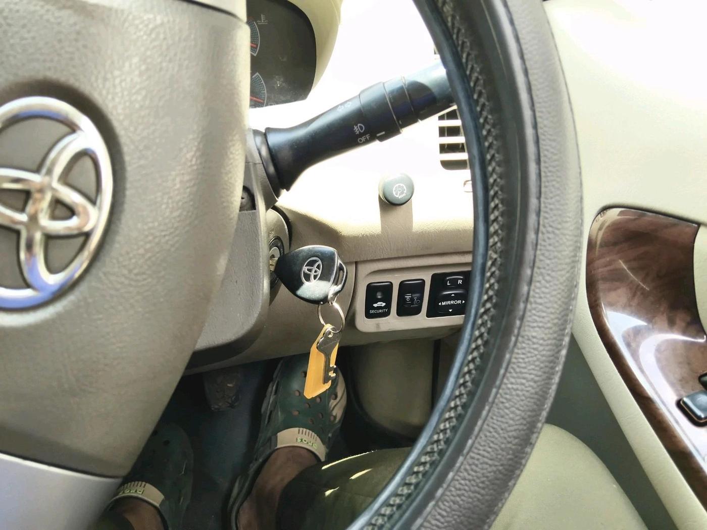 2012 Toyota Innova 2.5 VX 7 STR, Diesel, Manual, 3,15,261 km, interior