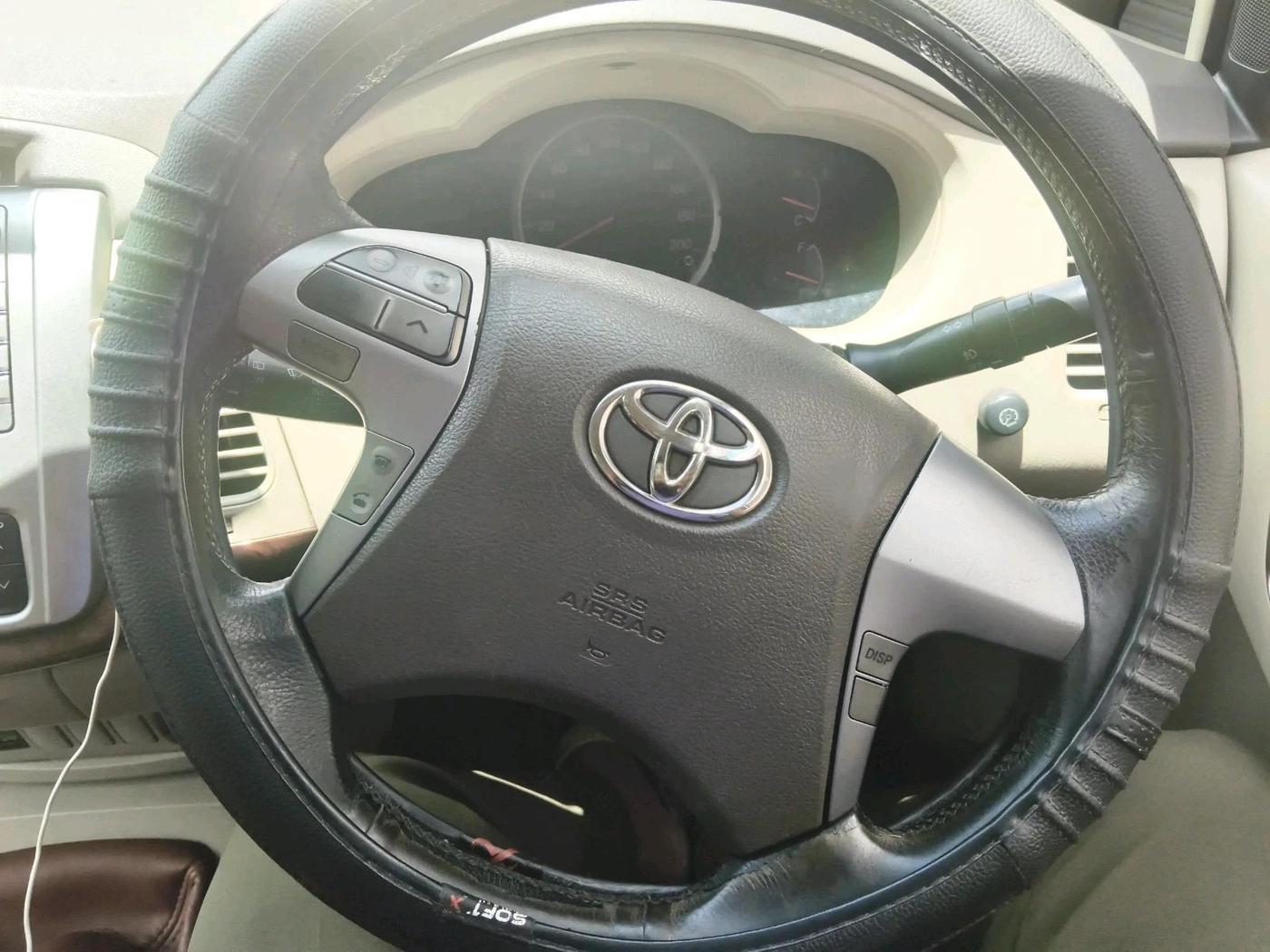 2012 Toyota Innova 2.5 VX 7 STR, Diesel, Manual, 3,15,261 km, interior