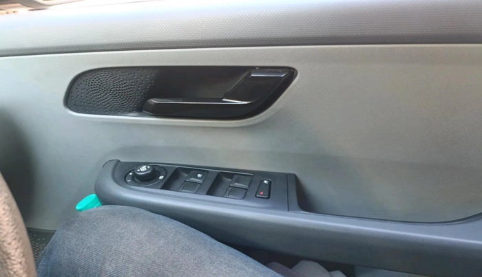 2020 Tata ALTROZ XT PETROL, Petrol, Manual, 44,367 km, interior