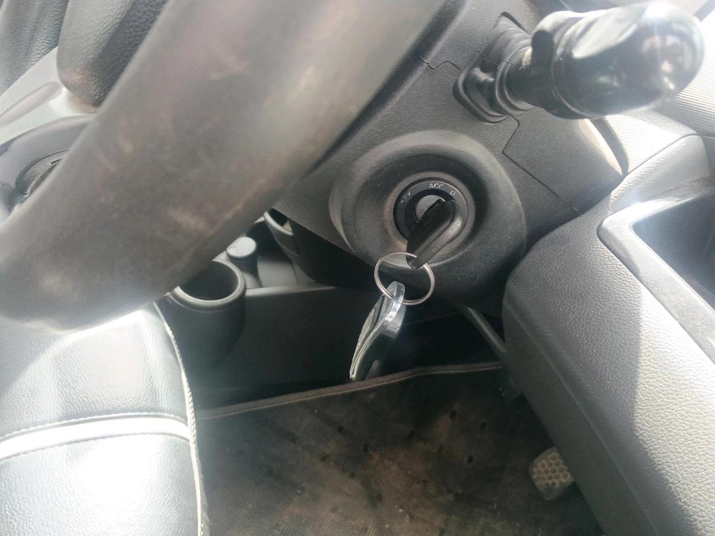 2011 Chevrolet Beat LT PETROL, Petrol, Manual, 1,30,830 km, interior
