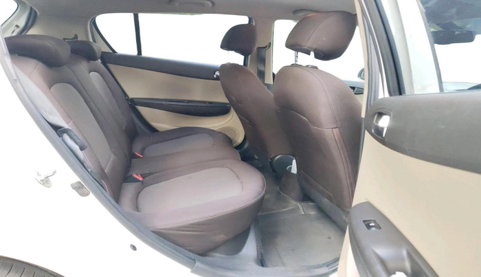 2014 Hyundai i20 SPORTZ 1.2, Petrol, Manual, 84,876 km, interior