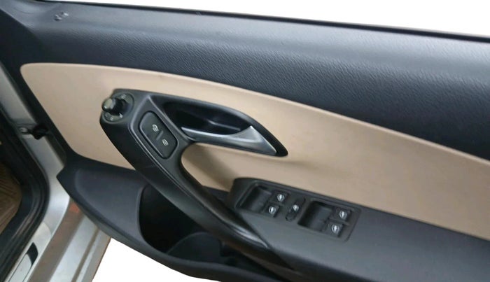 2015 Volkswagen Polo HIGHLINE1.2L, Petrol, Manual, 92,036 km, interior