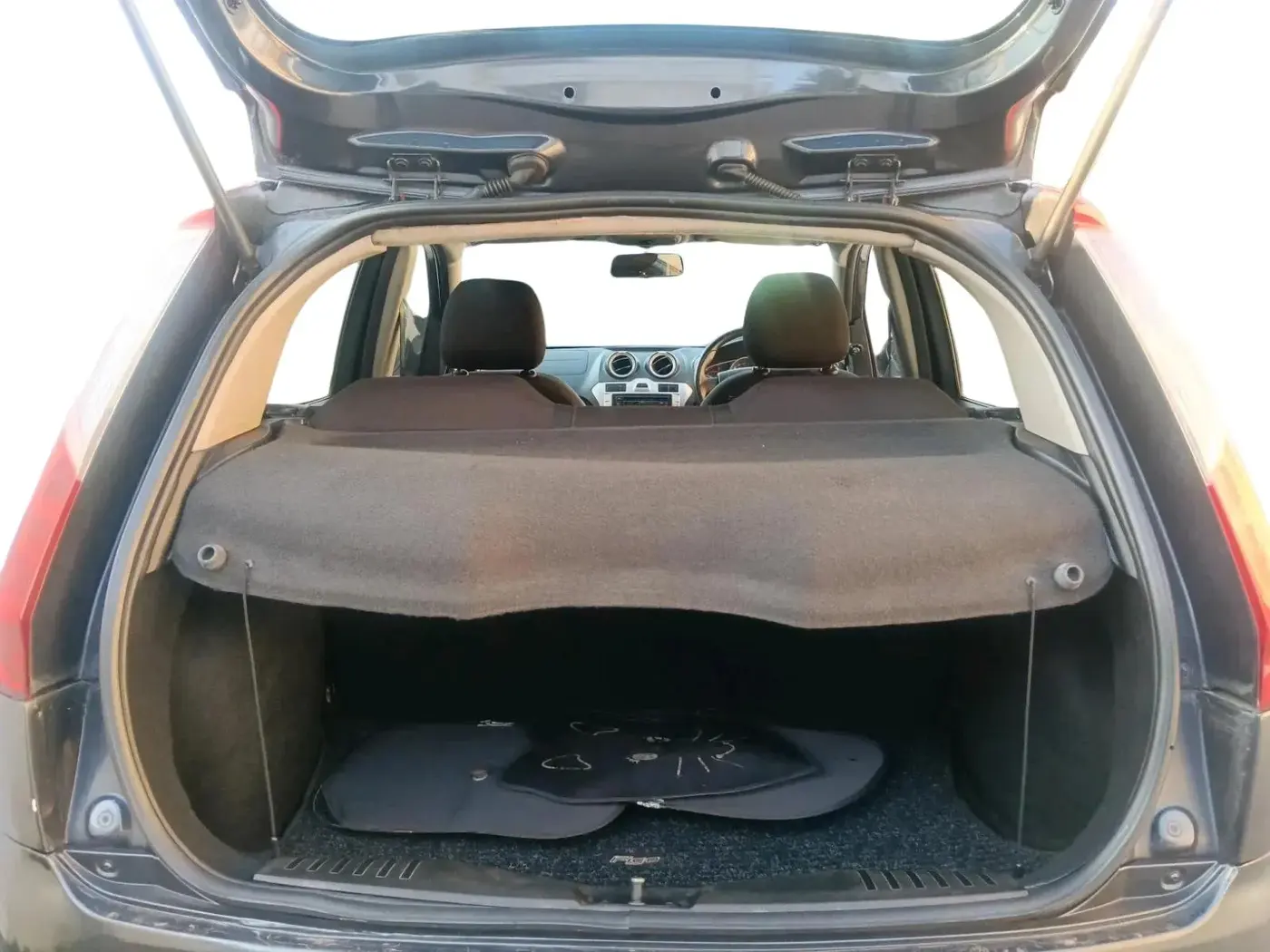 2011 Ford Figo TITANIUM 1.4 DIESEL, Diesel, Manual, 1,58,846 km, exterior