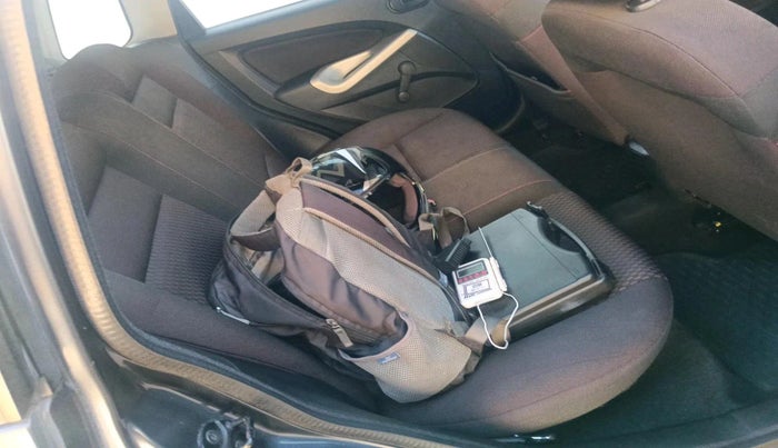 2011 Ford Figo TITANIUM 1.4 DIESEL, Diesel, Manual, 1,58,846 km, interior