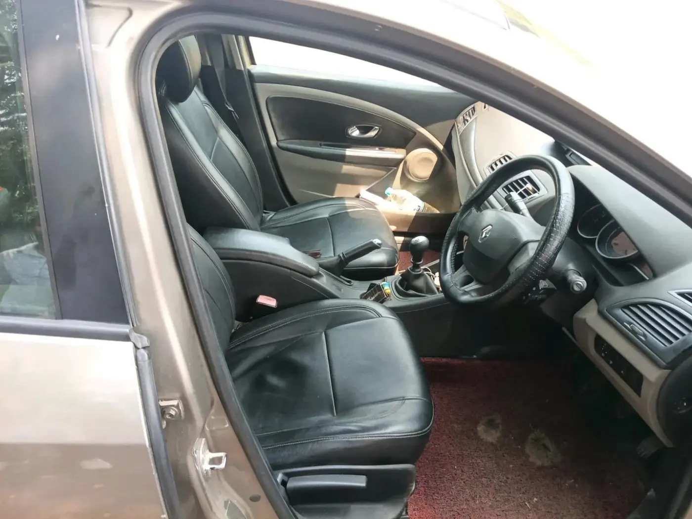 2012 Renault Fluence 1.5 E2, Diesel, Manual, 1,33,831 km, interior