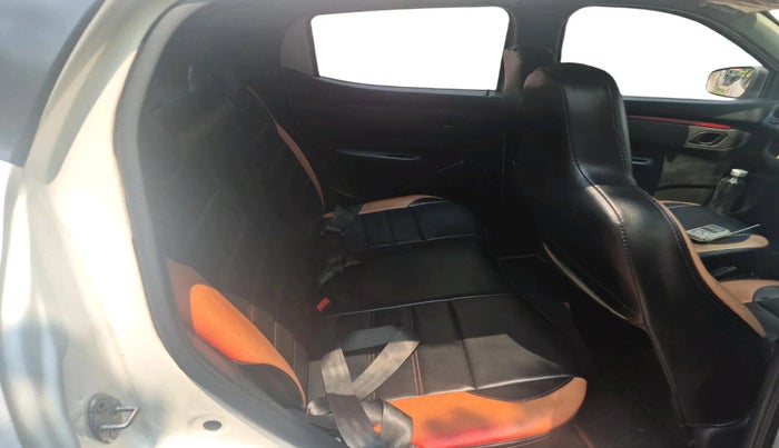 2016 Renault Kwid RXT 0.8 (O), Petrol, Manual, 38,622 km, interior