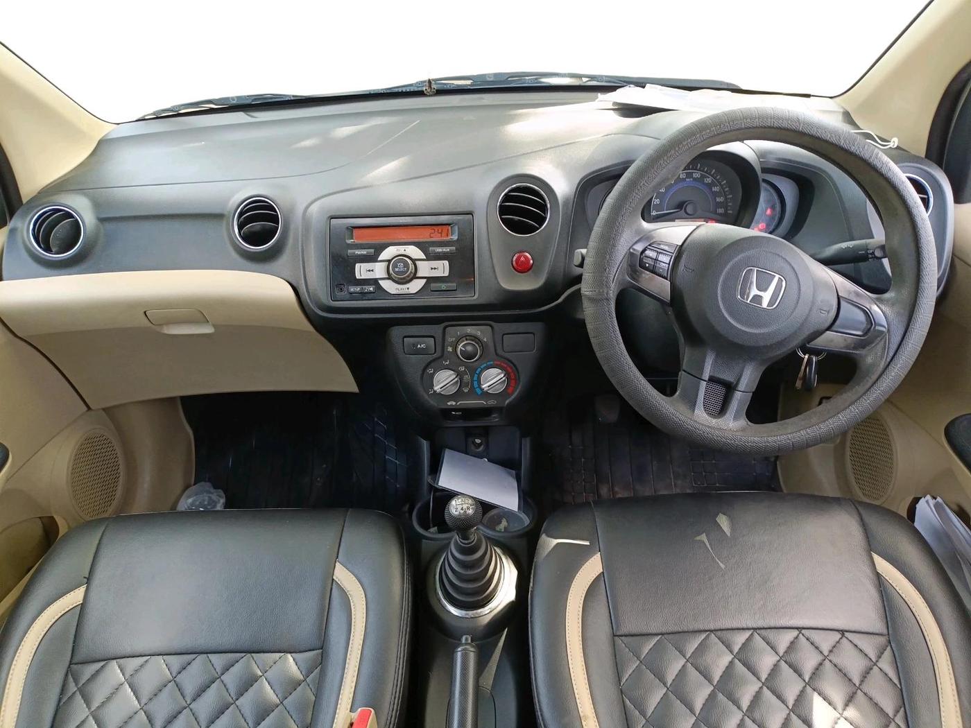2015 Honda Amaze 1.2L I-VTEC S, Petrol, Manual, 1,00,585 km, interior