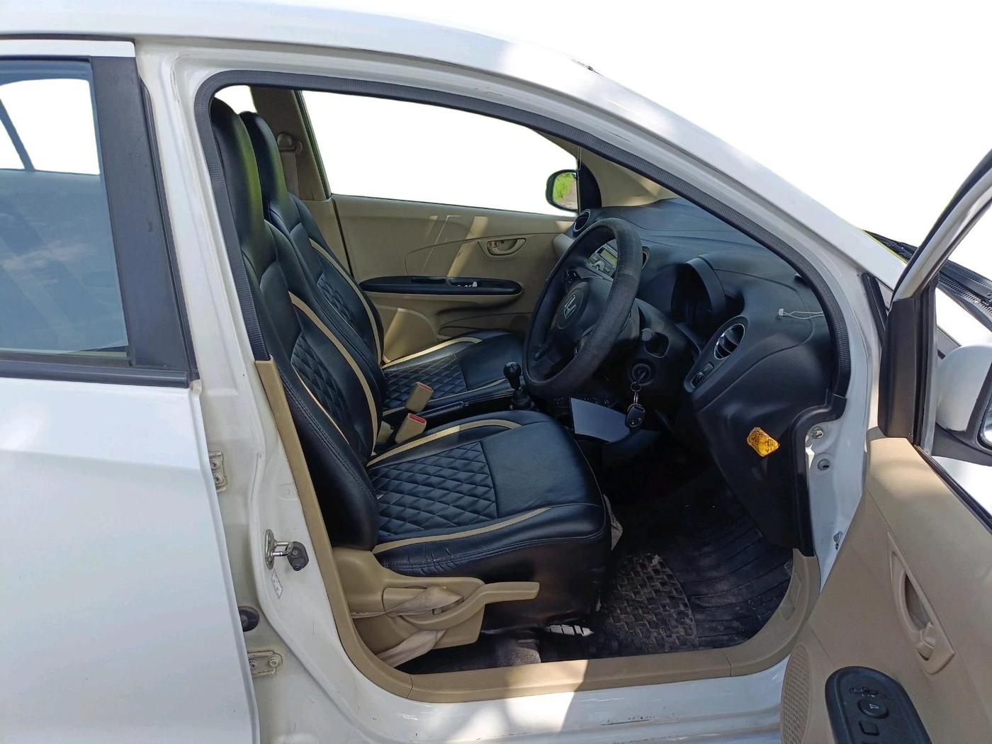 2015 Honda Amaze 1.2L I-VTEC S, Petrol, Manual, 1,00,585 km, interior